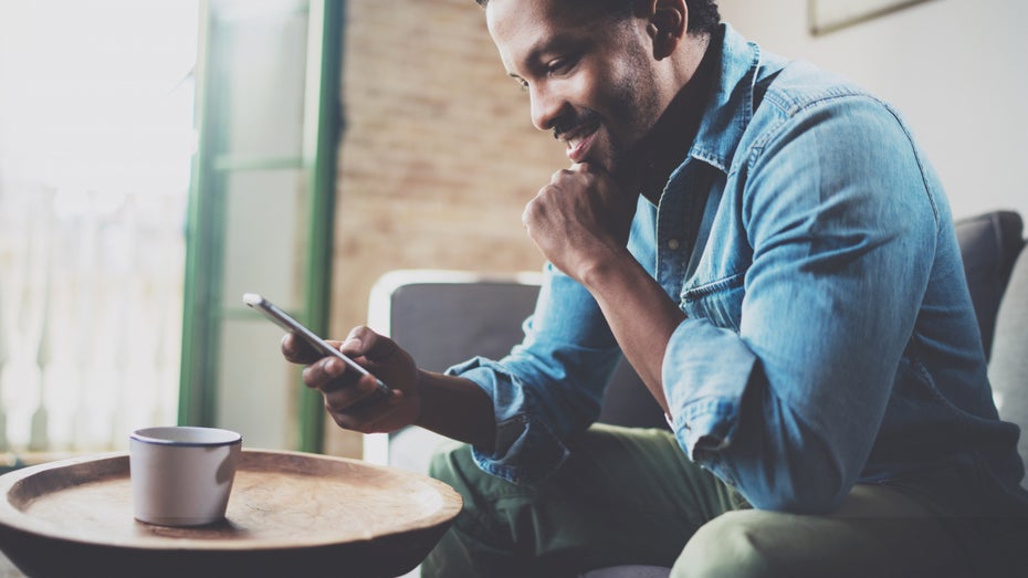 Ein Großteil der Arbeit lässt sich heutzutage über das Smartphone erledigen. (Foto: SFIO CRACHO/Shutterstock) Wer sein Unternehmen nicht vom Smartphone aus führen kann, hat sein Arbeitsleben nicht im Griff!