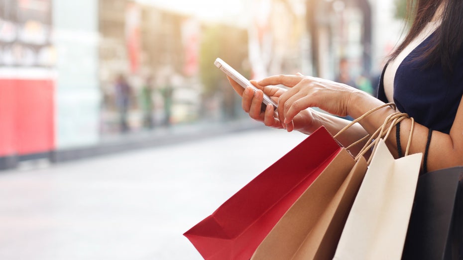 Schnäppchenjagd findet nicht mehr nur am Black Friday statt. (Foto: PopTika / Shutterstock) Die besten Tech-Deals der Woche: Hier ist auch nach Black Friday und Cyber Monday nicht Schluss