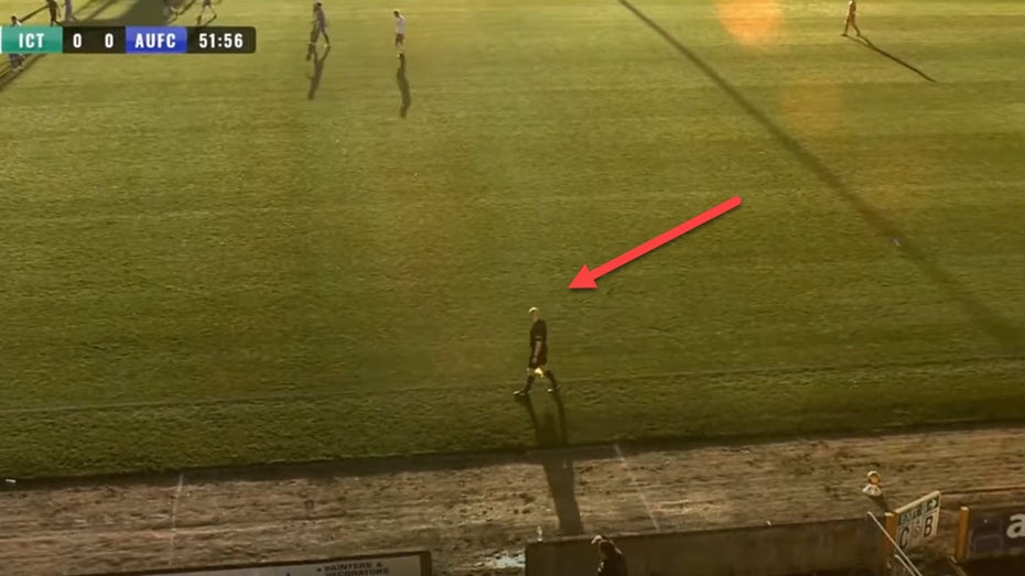 Glatzkopf oder Ball? KI-Kamera kann sich nicht entscheiden Glatzkopf oder Ball? KI-Kamera kann sich nicht entscheiden