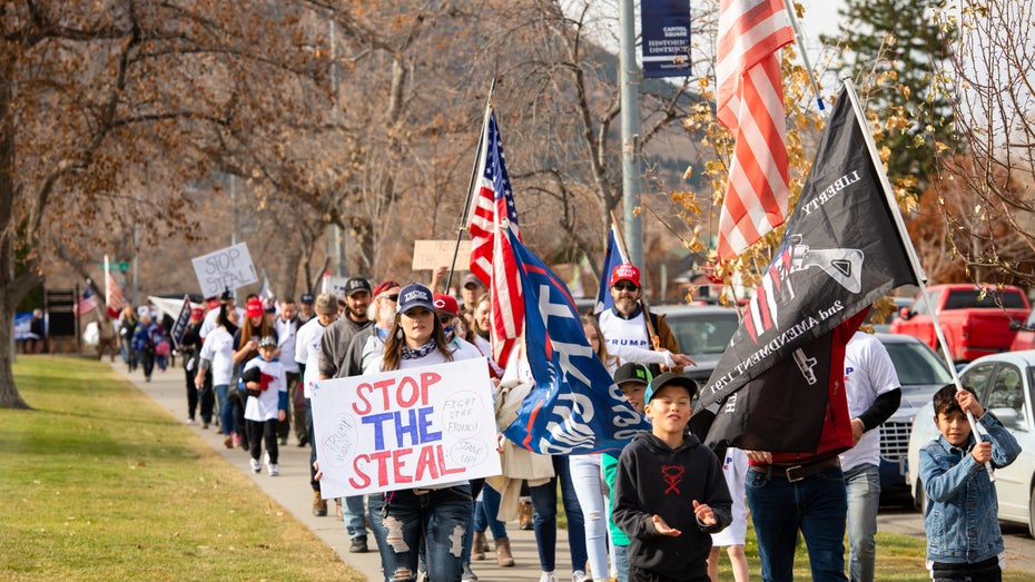 Warum 60.000 Trump-Fans auf Facebook „schwule Kommunisten“ unterstützten