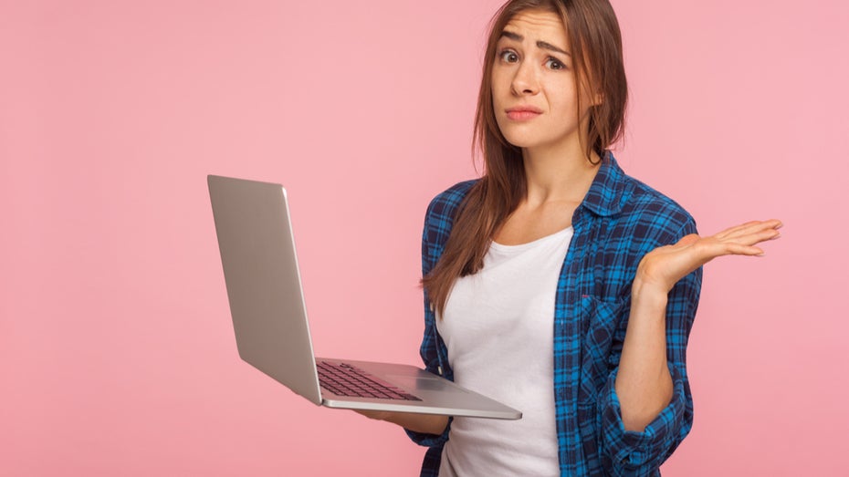 Fragen über Fragen: Worauf musst du achten, wenn du dienstliche Geräte privat nutzen willst? t3n bringt Licht ins Dunkel. (Bild: Shutterstock) Private Nutzung von Firmenhandy und Dienstlaptop: Das musst du beachten