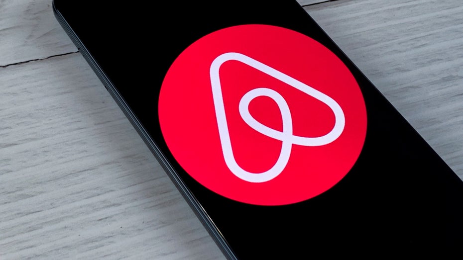 Airbnb preist Aktie noch höher – Bewertung bei 47 Milliarden Dollar Airbnb preist Aktie noch höher – Bewertung bei 47 Milliarden Dollar