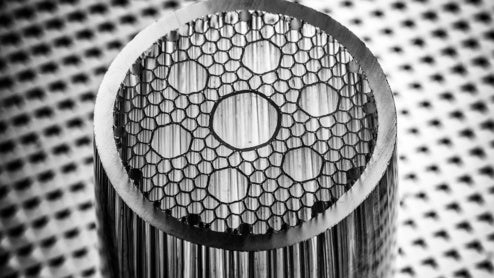 Hochfrequenzhandel: Hohle Glasfasern bringen ein paar Hundert Nanosekunden Vorsprung
