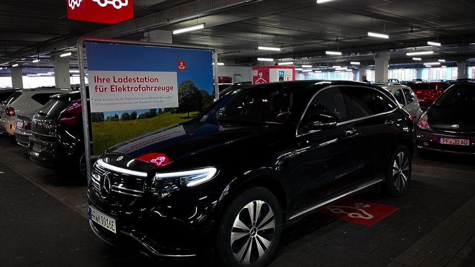 Elektromobilität ohne private Ladestation: 12 Elektroauto-Fahrer*innen berichten Elektromobilität ohne private Ladestation: 12 Elektroauto-Fahrer*innen berichten