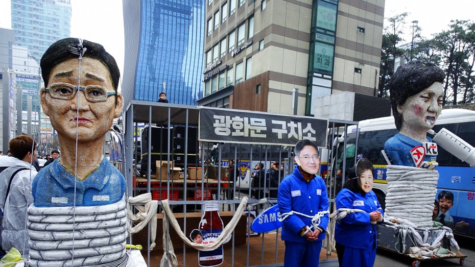 Bericht: Samsung-Erbe wegen Korruption zu Haftstrafe verurteilt Bericht: Samsung-Erbe wegen Korruption zu Haftstrafe verurteilt