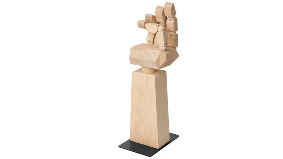 Ikea Gaming-Möbel: Diese seltsame Holzhand gehört zur Asus-Kollektion