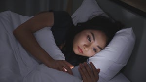 Augenärzte geben Entwarnung: Blaues Licht schadet weder Augen noch dem Schlaf