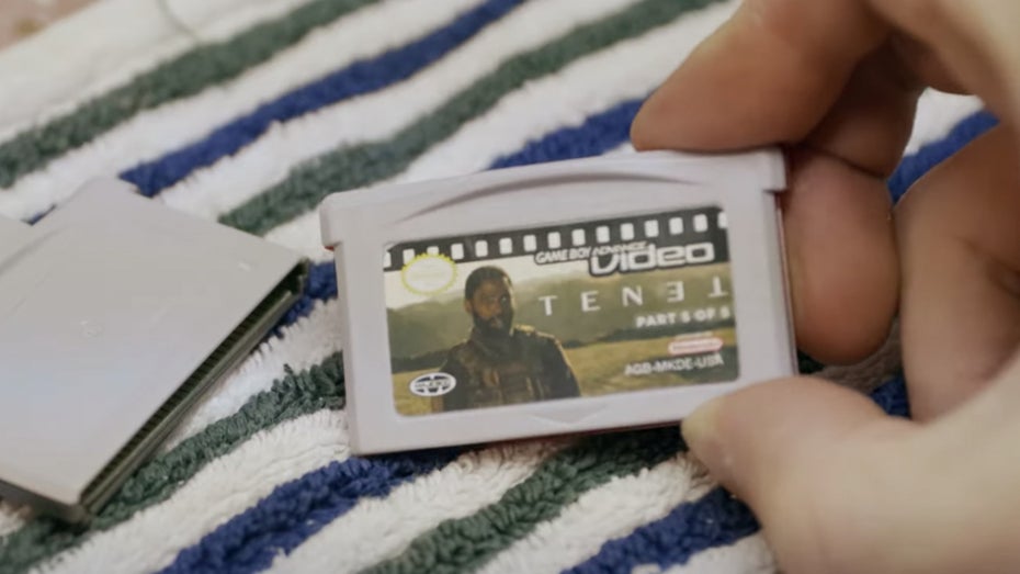 So landete der Film Tenet auf einem Gameboy Advance So landete der Film Tenet auf einem Gameboy Advance