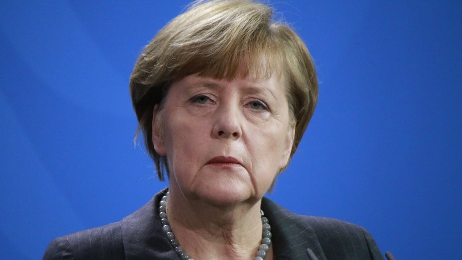 Osterlockdown: So schnell hat Angela Merkel noch keine eigene Entscheidung wieder zurückgenommen. (Foto: 360b / Shutterstock.com) 5 Dinge, die du diese Woche wissen musst: Am Gründonnerstag is’ nix mit „Osterruhe“