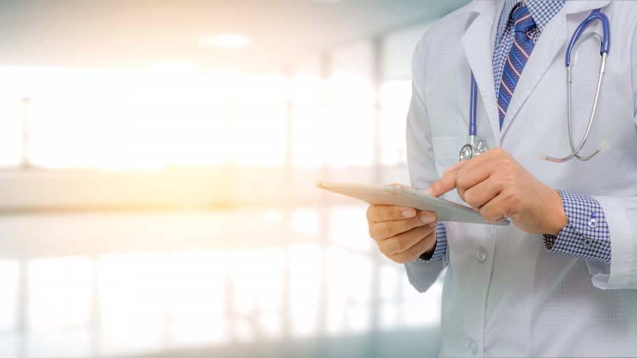 (Foto: namtipStudio / shutterstock) Elektronische Patientenakte: Schlägt jetzt die große Stunde der Healthcare-Startups?