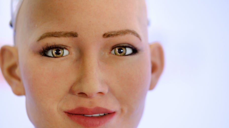 NFT: Roboter malt Selbstporträt und erlöst fast 700.000 Dollar NFT: Roboter malt Selbstporträt und erlöst fast 700.000 Dollar