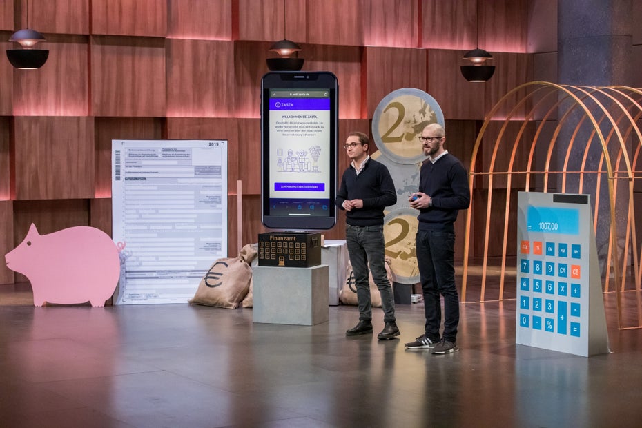 Machen mit Zasta alle ihre Steuererklärung per App? (Foto: Tilmann Rothe mit seiner Beerbag. (Foto: TVNOW / Bernd-Michael Maurer)