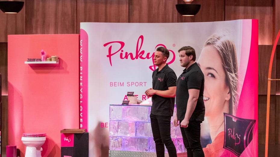 Aus für Pinky Gloves: DHDL-Startup beerdigt Tampon-Handschuhe nach Mega-Shitstorm Aus für Pinky Gloves: DHDL-Startup beerdigt Tampon-Handschuhe nach Mega-Shitstorm