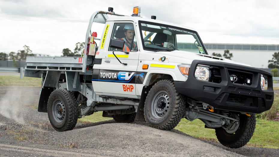 Toyota testet klassischen Land Cruiser als Elektroauto