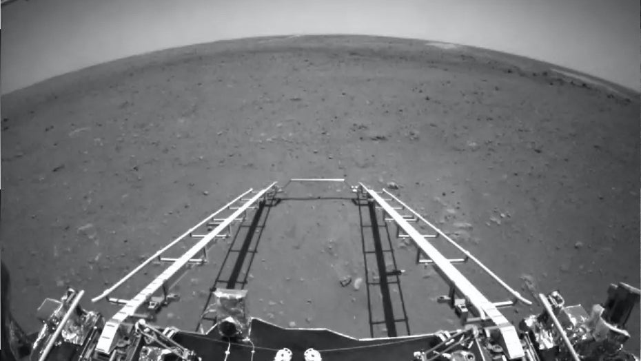 Chinesischer Rover: Zhurong schießt erste Fotos von der Mars-Oberfläche