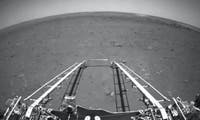 Chinas Zhurong-Rover absolviert erste Fahrt auf dem Mars