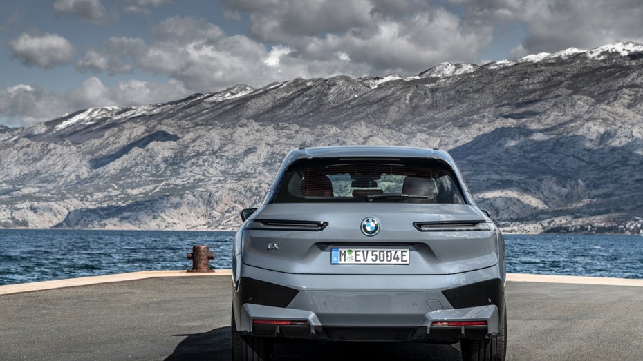 Mit dem BMW iX bläst der deutsche Autobauer zur Aufholjagd auf Tesla. (Foto: BMW) BMW-Manager zu Tesla-Dominanz bei Elektroautos: „Das ist vorbei“