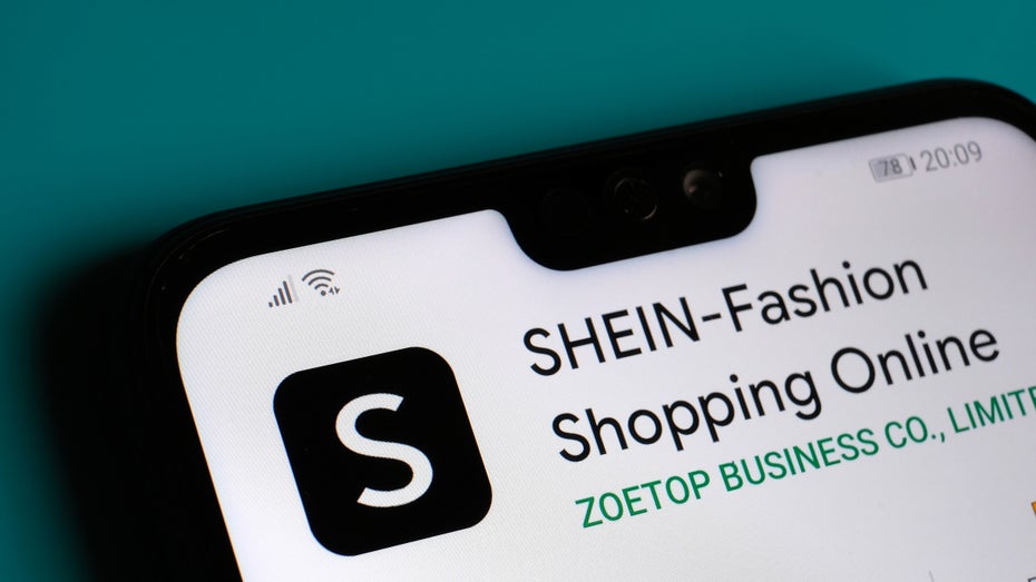Shein steigert die Treibhausgasemissionen. (Foto: Ascannio/Shutterstock) Shein: Treibhausgasemissionen des Fast-Fashion-Produzenten steigen um 45 Prozent