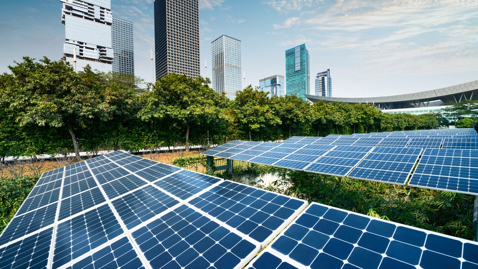 Solarplatten von Solarcity. (Foto: asharkyu / Shutterstock.com) Solarcity-Deal: Tesla-Chef Elon Musk wird vor Gericht persönlich