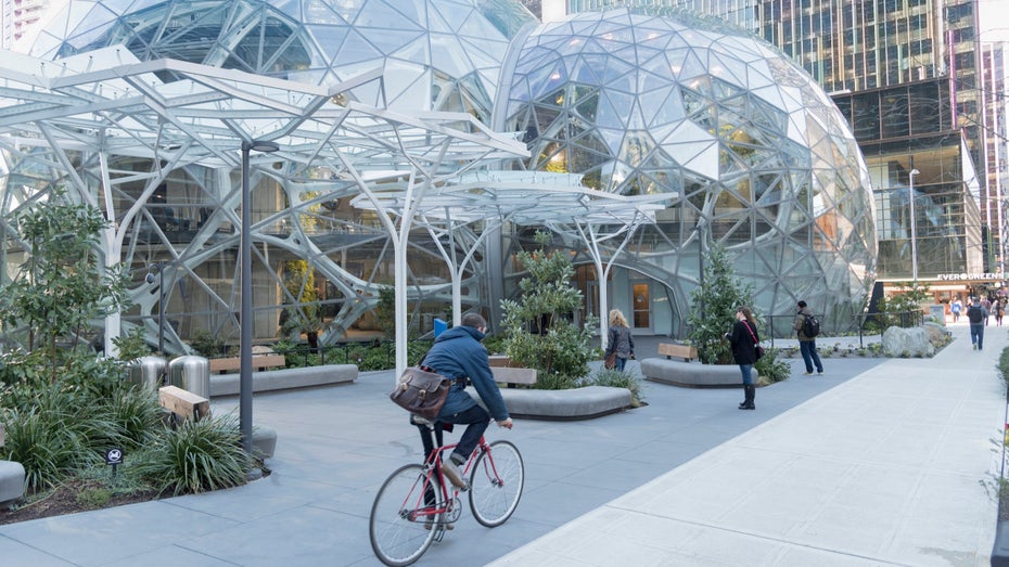 3 Tage Büro, 2 Tage Homeoffice: Amazon öffnet sich für hybrides Arbeitsmodell 3 Tage Büro, 2 Tage Homeoffice: Amazon öffnet sich für hybrides Arbeitsmodell