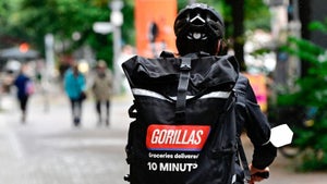 Gorillas soll Fahrer:innen von Sozialversicherung ab- und nicht wieder angemeldet haben