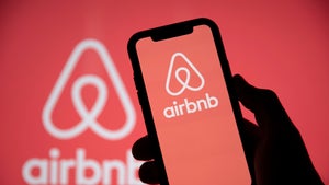 Airbnb bietet 20.000 Menschen aus Afghanistan temporäre Unterkünfte weltweit