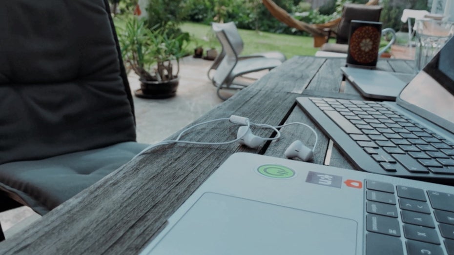 Mobile-Office-Experiment in Echtzeit: Ein Roadtrip im Einsatz für t3n Mobile-Office-Experiment in Echtzeit: Ein Roadtrip im Einsatz für t3n
