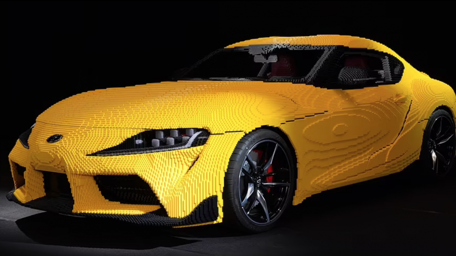 Dieses lebensgroße Lego-Auto fährt tatsächlich: 477.000 Steine, 27 Kilometer pro Stunde Dieses lebensgroße Lego-Auto fährt tatsächlich: 477.000 Steine, 27 Kilometer pro Stunde