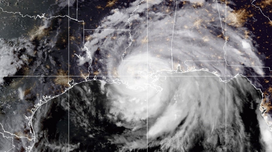 Im Auge des Sturms: Flugzeug liefert beeindruckende Aufnahmen von Hurrikan Ida