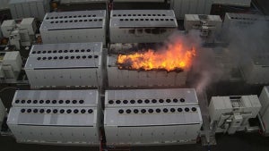 Feuer unter Kontrolle: Tesla-Riesenbatterie brannte 4 Tage lang