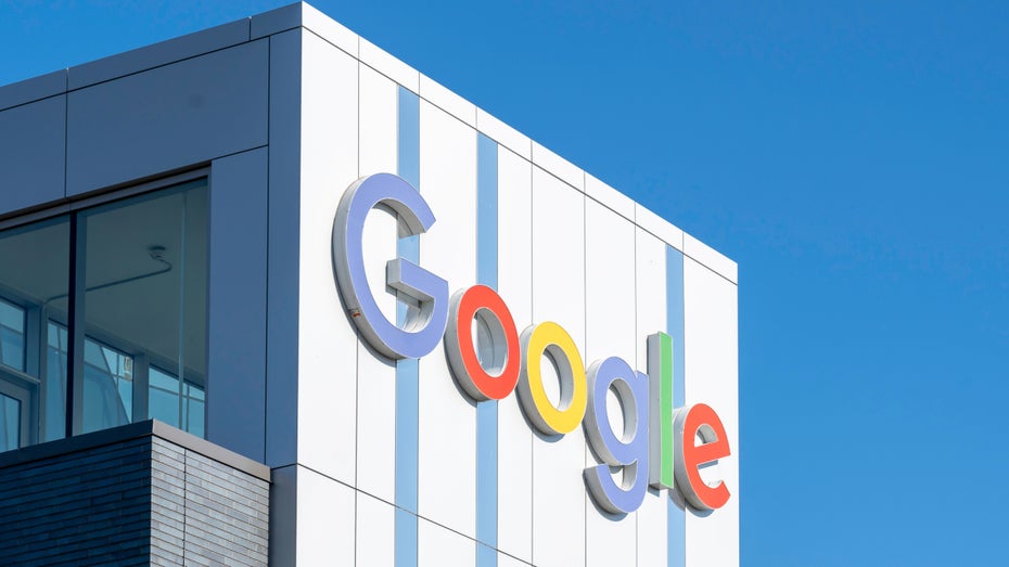 Google-Gebäude mit Logo darauf