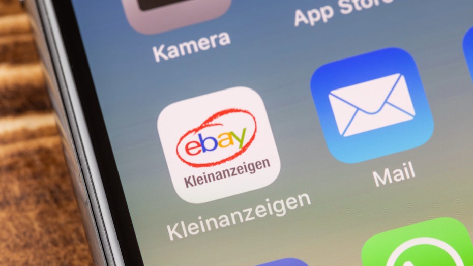 Ebay Kleinanzeigen erleichtert seinen Verkäufer:innen den Versand (Foto: Nicole Lienemann / Shutterstock)