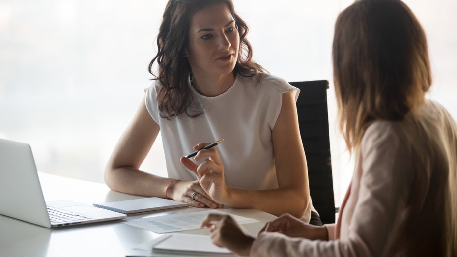 Nicht jedes Kundengespräch verläuft positiv. (Foto: fizkes / shutterstock) 8 Tipps, um das Beste aus negativen Kundenrezensionen herauszuholen
