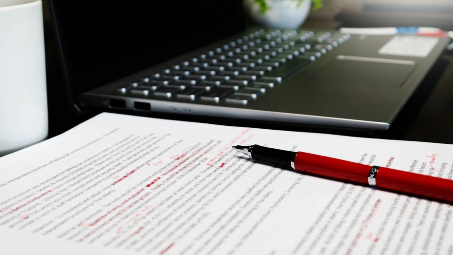 Korrekturen: So prüfst du deine Texte – ganz ohne professionelles Lektorat Korrekturen: So prüfst du deine Texte – ganz ohne professionelles Lektorat