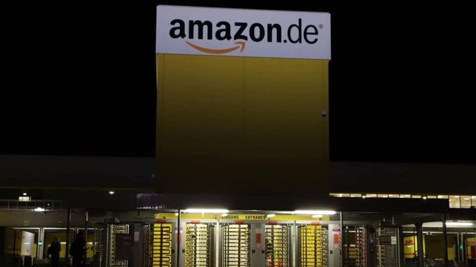 Amazon-Standort am frühen Morgen. (Bild: Wir-sind-verdi) #ausgeliefert: Amazon soll Lieferfahrer fest einstellen