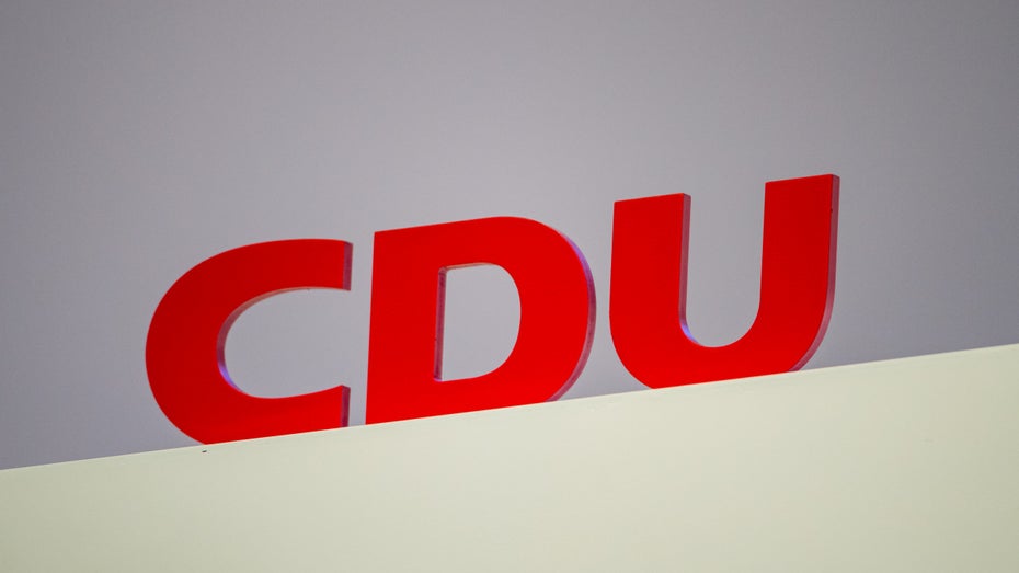Das Verfahren der CDU gegen die Entwicklerin Wittmann ist von der Staatsanwaltschaft eingestellt worden. (Foto: Jens Schlueter/Getty Images) Connect-App: Hacker-Verfahren wegen CDU-Wahlkampf-App eingestellt