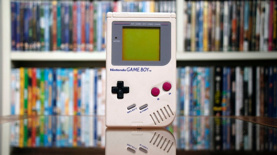 Der Gameboy sorgte für Zoff unter Geschwistern und viel vergnügliche Stunden. (Foto: Dado Photos / Shutterstock) 35 Jahre Gameboy: Das sind unsere Lieblingserinnerungen an Nintendos Handheld