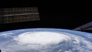 Aus der ISS: Nasa-Astronautin schießt spektakuläre Bilder von Hurrikan Sam