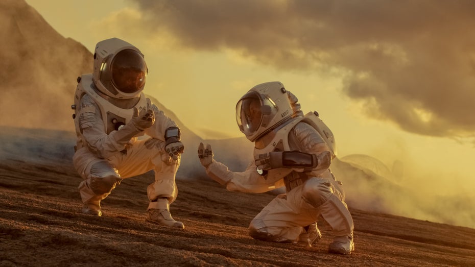 Menschen im All - auch medizinisch eine Herausforderung. (Bild: Gorodenkoff / Shutterstock) Nicht ohne: So verändern sich Astronauten in der Schwerelosigkeit