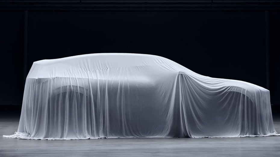 Die Silhouette des Polestar 3 verrät bereits, dass in einer dritten Sitzreihe wenig Kopffreiheit möglich wäre. (Foto: Polestar) Polestar 3 kommt 2022 als Coupé-SUV heraus