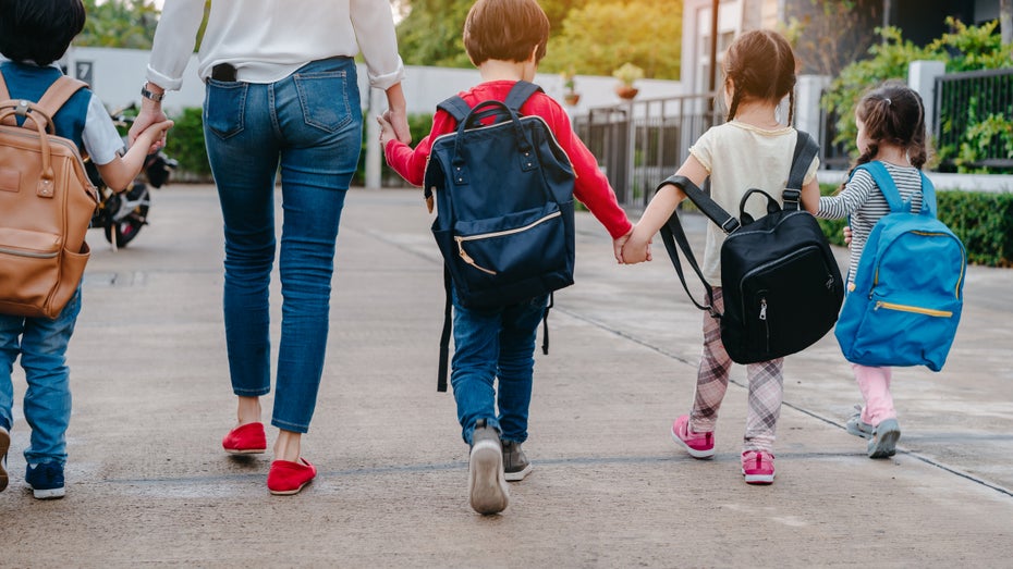 Beruflich erfolgreich und Mutter: Das funktioniert besser in einem Netzwerk. (Foto: Qilin's prance Filmmaker/Shutterstock) Netzwerke unterstützen Mütter im Balanceakt zwischen Kind und Karriere