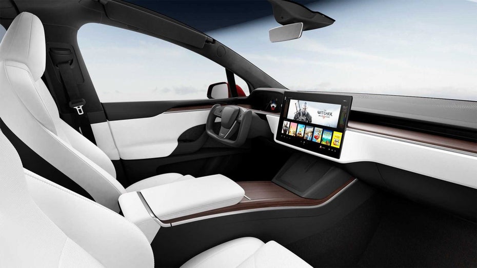 Ab sofort sieht das Navi bei Tesla nicht mehr nur modern aus. (Bild: Tesla) Tesla: Navigationssystem beherrscht jetzt auch Zwischenziele