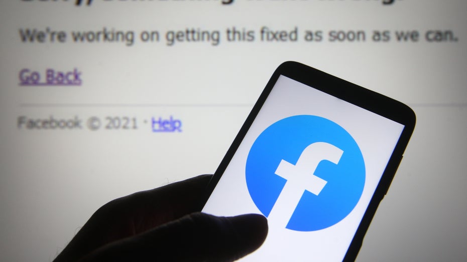 #Facebookdown: Was genau ist beim Facebook-Ausfall passiert? (Bild: Shutterstock/ viewimage) BGP, DNS, WTF: Wir erklären euch die Technik hinter dem Facebook-Ausfall