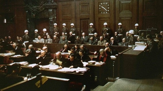 Nürnberger Prozesse: NS-Kriegsverbrecher auf der Anklagebank. (Foto: United States Holocaust Memorial Museum, courtesy of National Archives and Records Administration; public domain) Geschichte online: Du kannst jetzt die Akten der Nürnberger Prozesse durchforsten