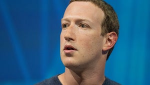 Medien nehmen Zuckerberg mit ersten Veröffentlichungen aus „Facebook Papers” unter Beschuss