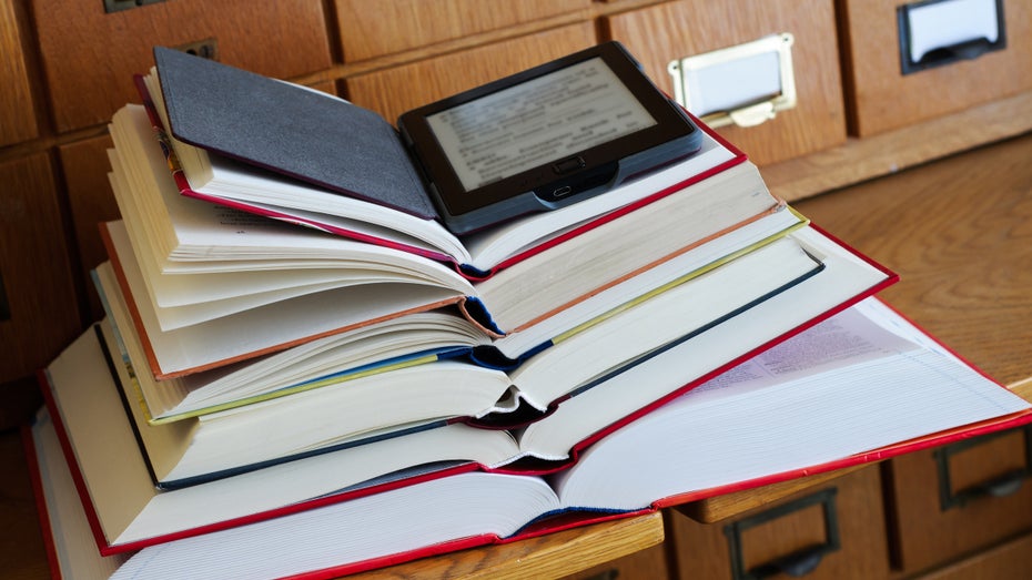 Onleihe: Verlage und Bibliotheken streiten über Verleih von E-Books