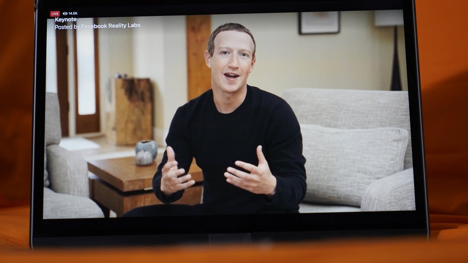 Meta-CEO Mark Zuckerberg bei einem virtuellen Event am 28. Oktober 2021. (Foto: picture alliance / ASSOCIATED PRESS | Eric Risberg) Meta CEO Mark Zuckerberg bei einem virtuellen Event am 28.10.2021.