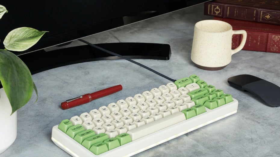 Herr-der-Ringe-Tastatur auf Elbisch. (Bild: Drop/Spinelli) Für Herr-der-Ringe-Fans: Diese Tastatur kommt mit elbischen und zwergischen Tasten