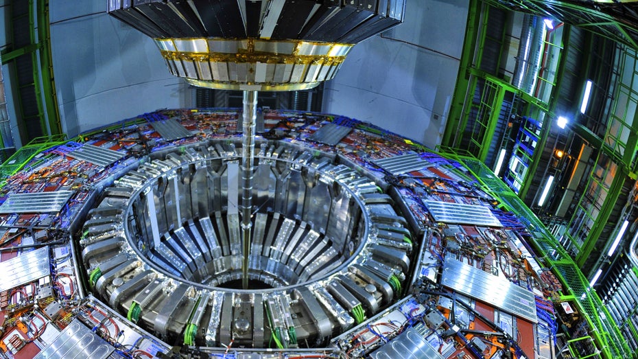 So sieht er aus: der LHC-Teilchenbeschleuniger in Genf. (Foto: D-VISIONS / Shutterstock) 5 Dinge, die du diese Woche wissen musst: Gibt es eine fünfte physikalische Kraft?