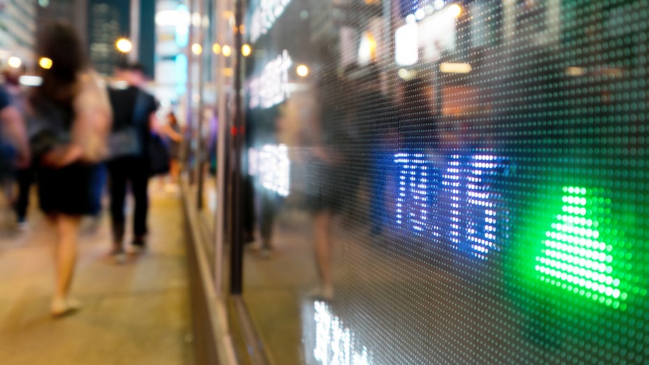 Handel auf dem rein digitalen Börsenparkett: Dezentralisierte Exchanges legen stark zu. (Foto: estherpoon/Shutterstock) 500 Prozent mehr Handelsvolumen: Warum dezentralisierte Exchanges zulegen